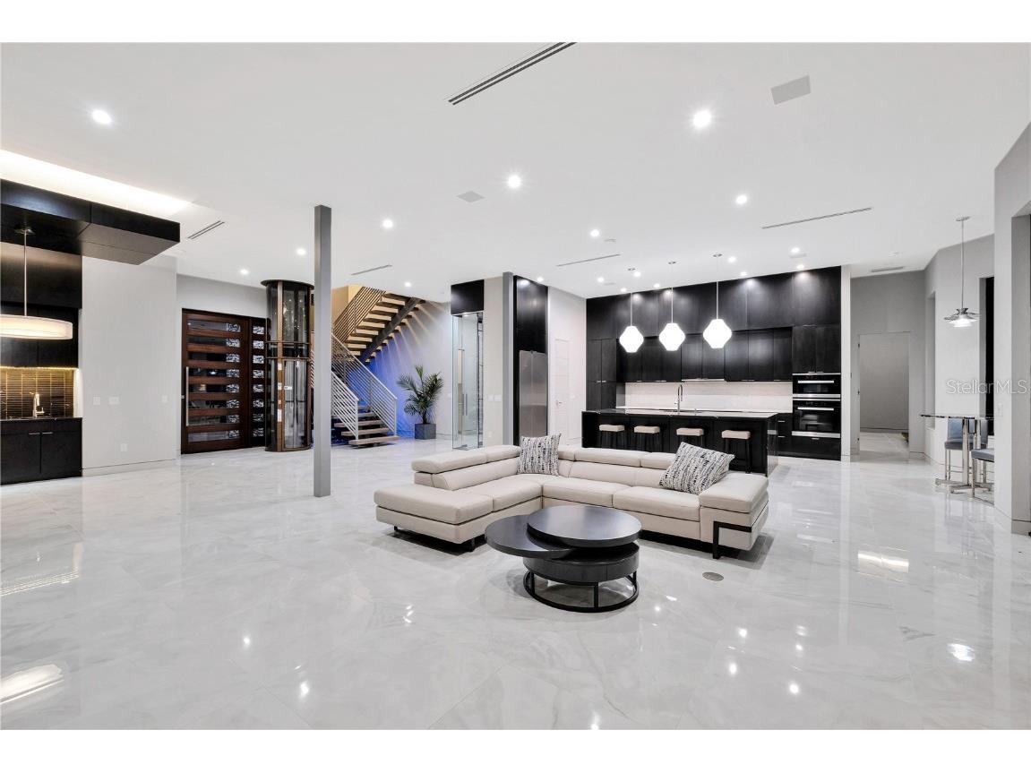 527 W Davis Boulevard Tampa FL 33606 TB8381013 image4