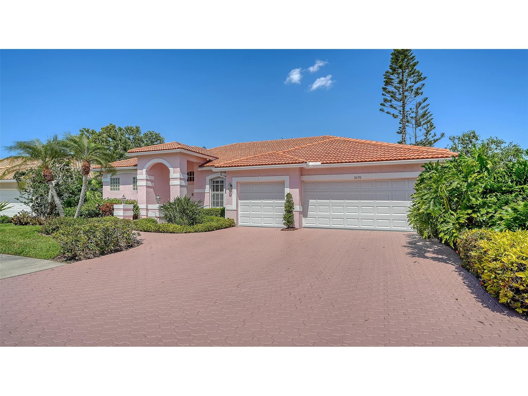 5270 Far Oak Circle Sarasota FL 34238 A4691759 image2