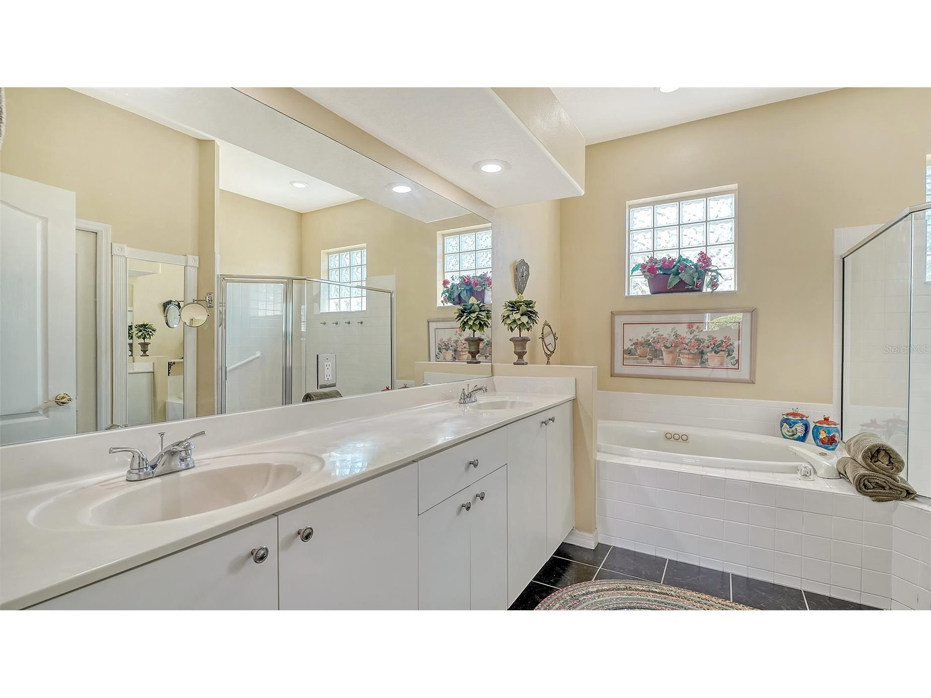 5270 Far Oak Circle Sarasota FL 34238 A4691759 image20