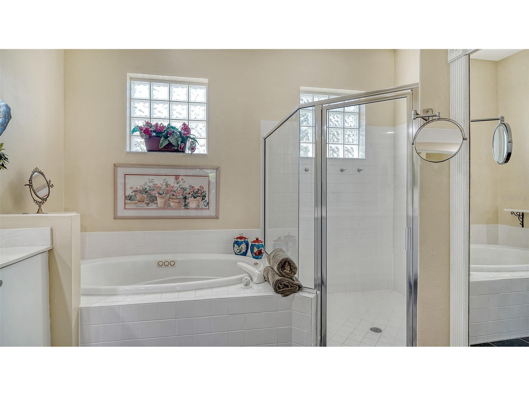5270 Far Oak Circle Sarasota FL 34238 A4691759 image21