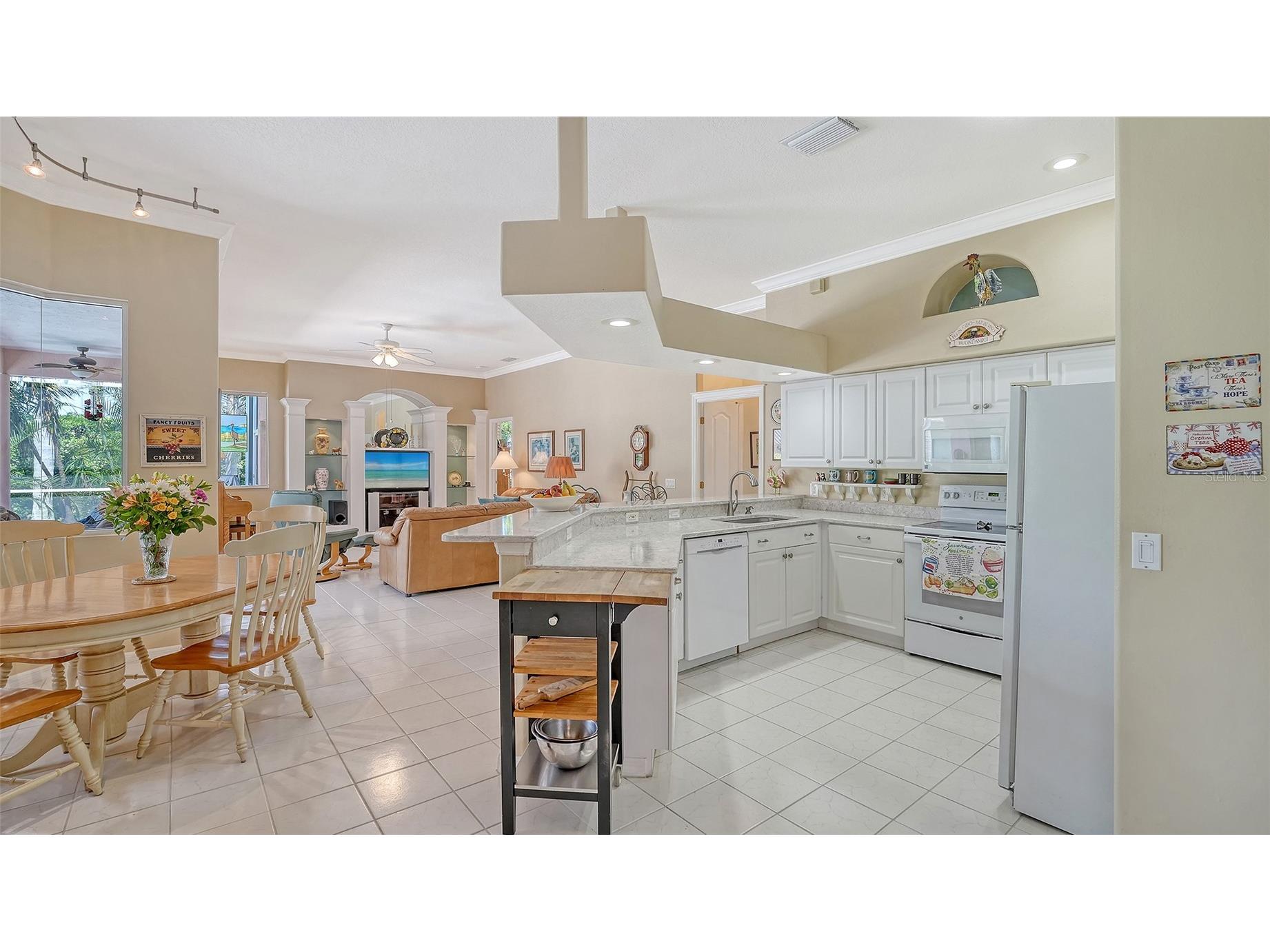 5270 Far Oak Circle Sarasota FL 34238 A4691759 image23