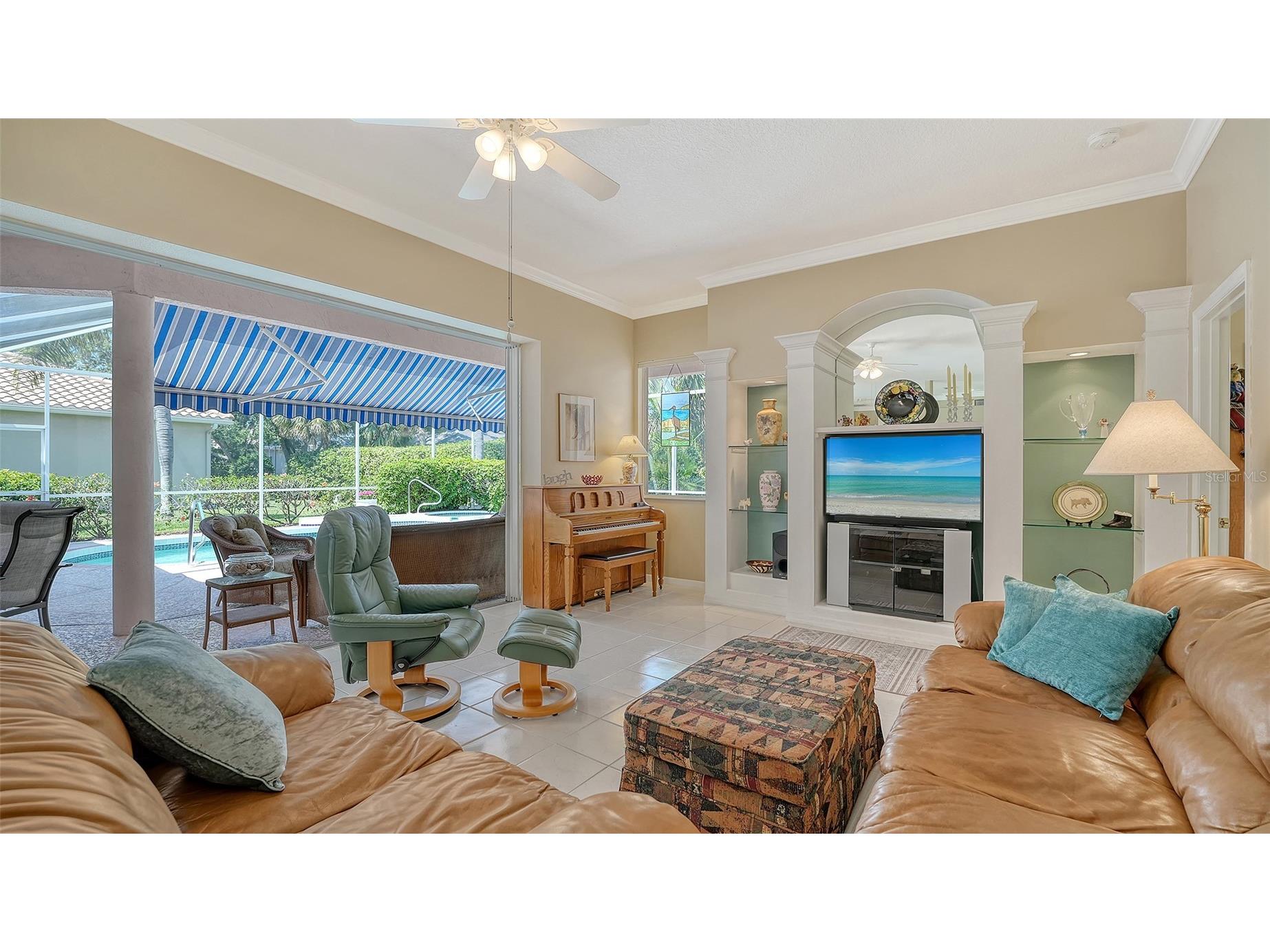 5270 Far Oak Circle Sarasota FL 34238 A4691759 image27