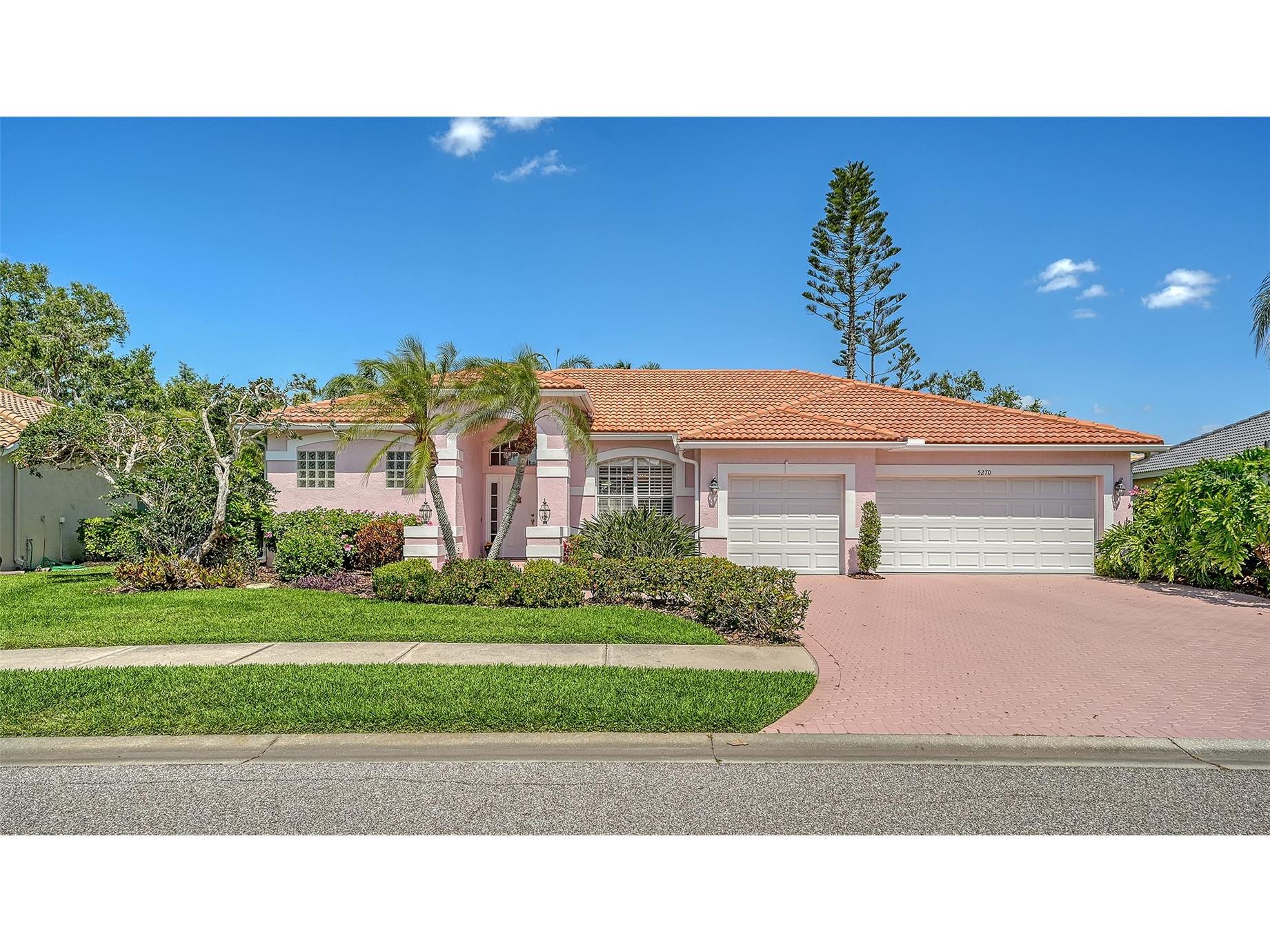 5270 Far Oak Circle Sarasota FL 34238 A4691759 image3