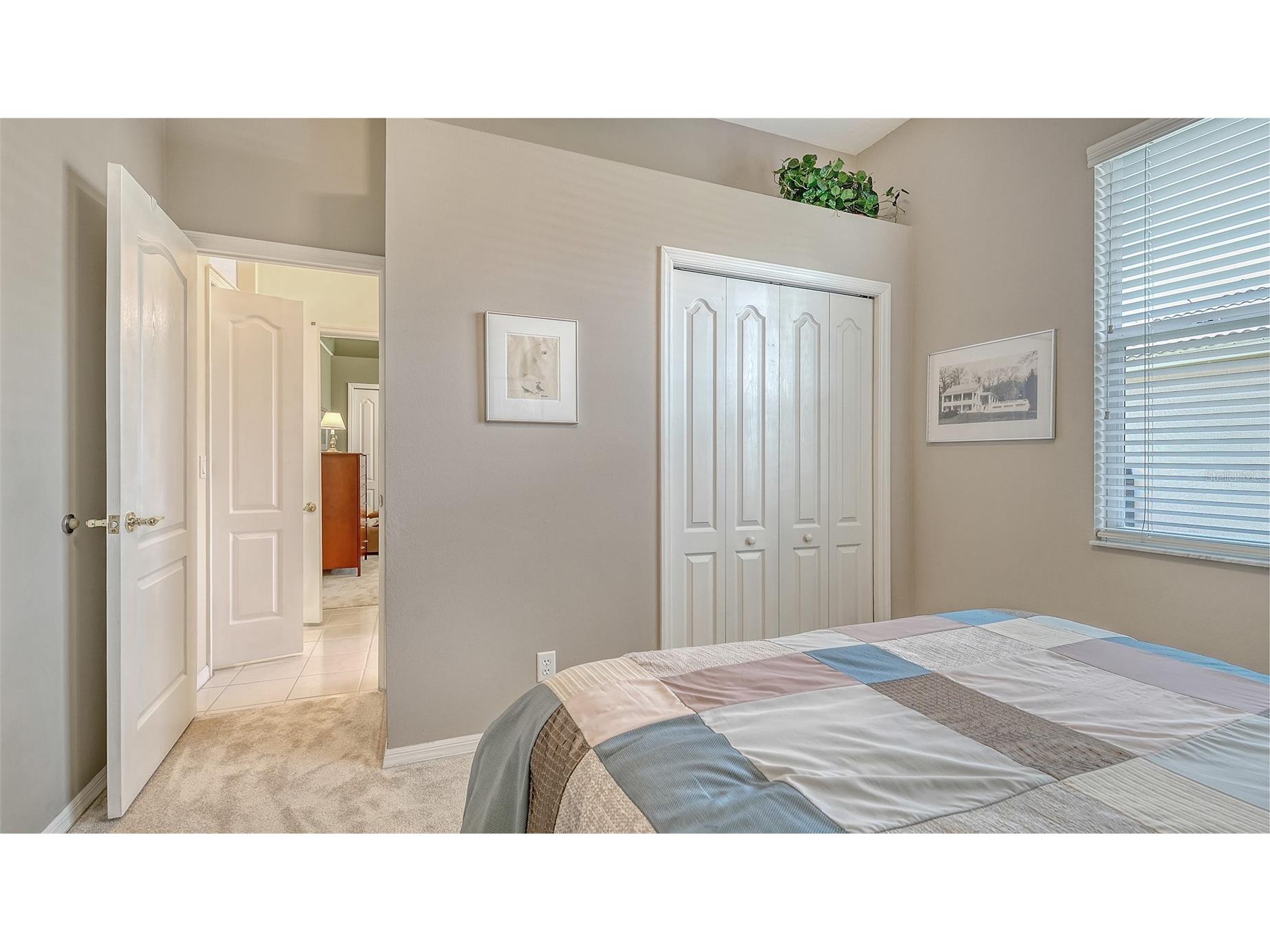 5270 Far Oak Circle Sarasota FL 34238 A4691759 image31
