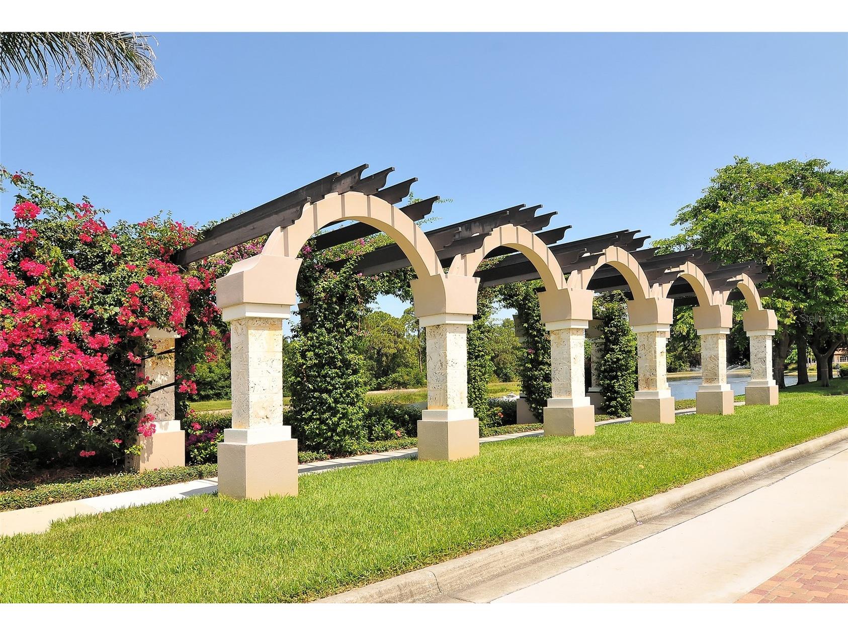 5270 Far Oak Circle Sarasota FL 34238 A4691759 image52