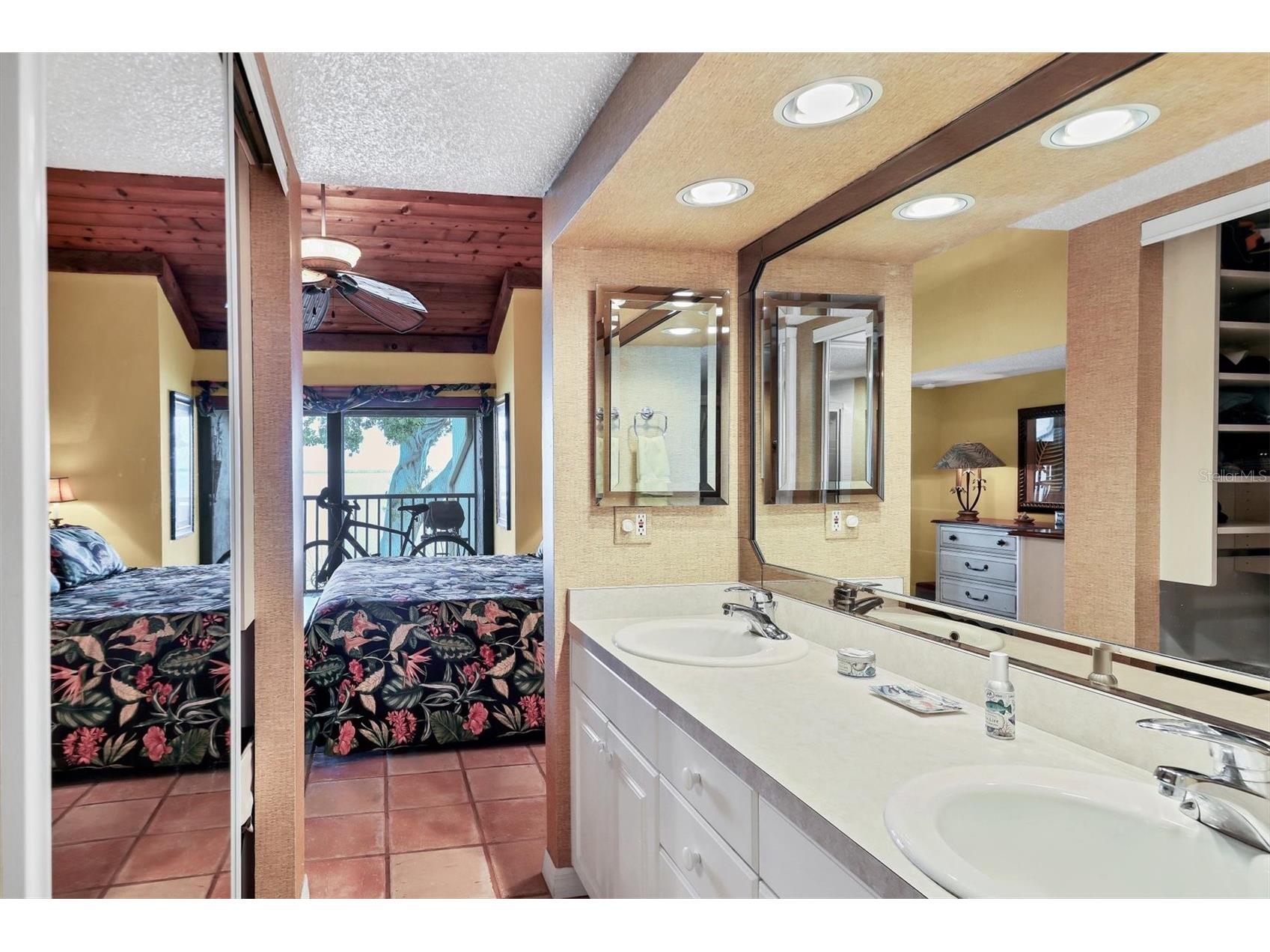 5270 Gulf Of Mexico Drive #508 Longboat Key FL 34228 - SARASOTA BAY A4673695 image31