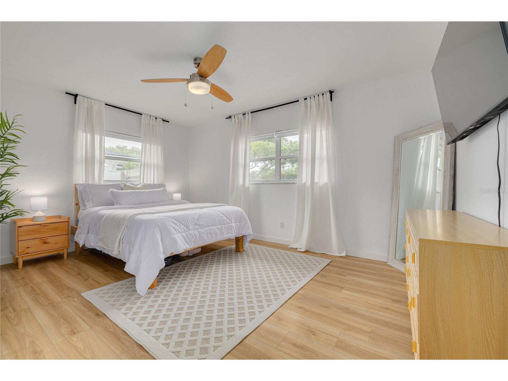 5271 35th Avenue N Saint Petersburg FL 33710 TB8513680 image12