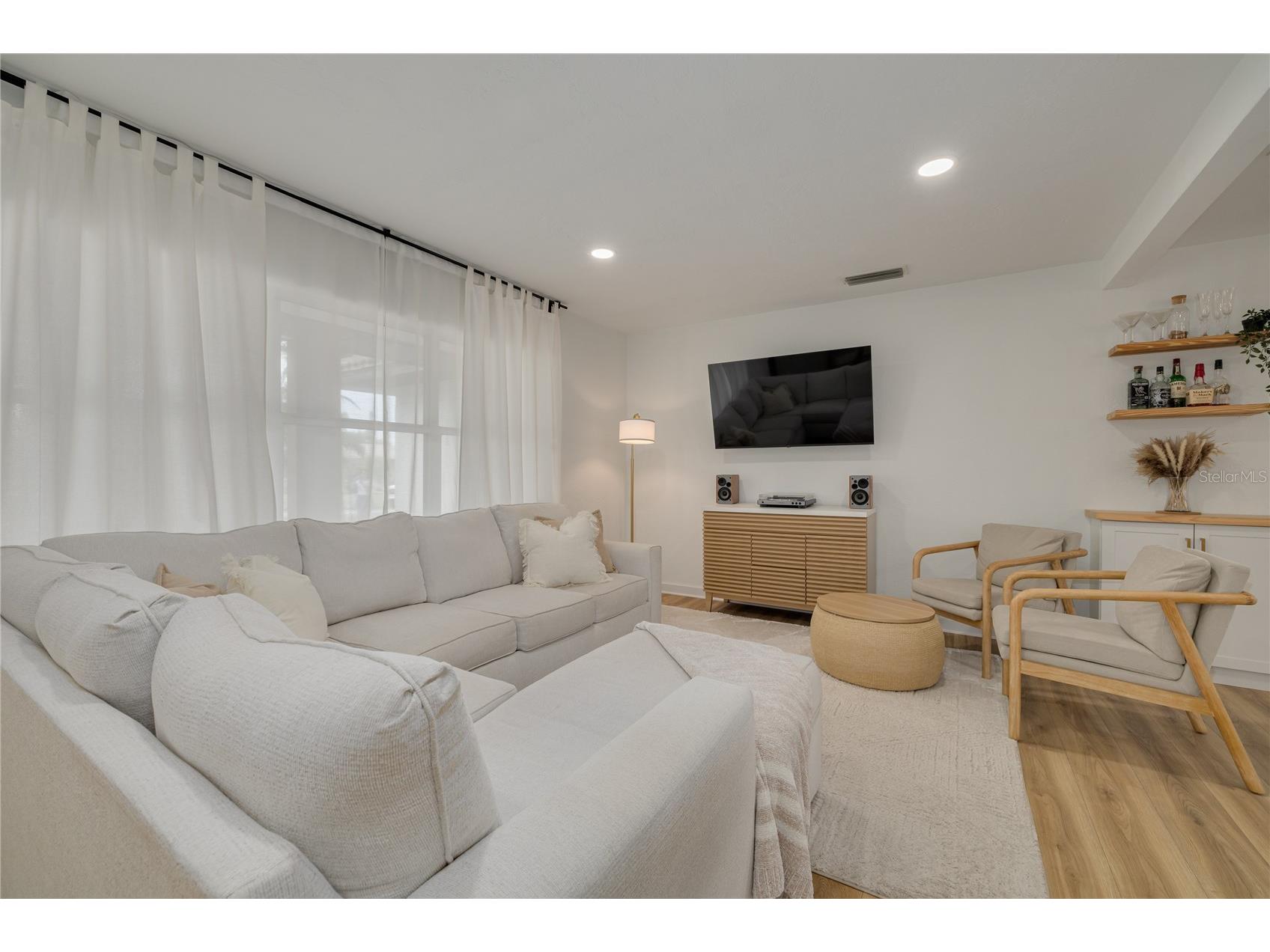 5271 35th Avenue N Saint Petersburg FL 33710 TB8513680 image5
