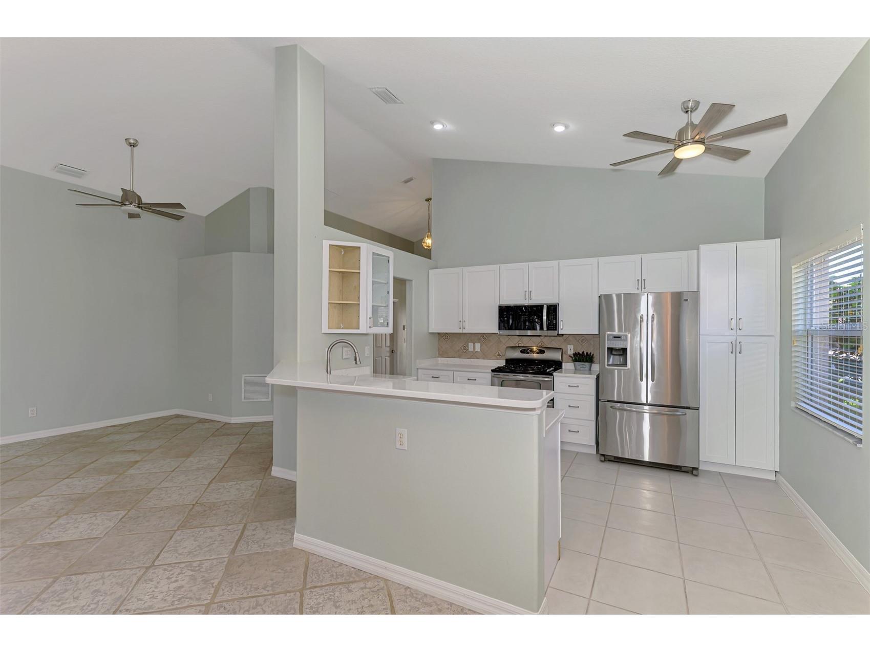 5271 Highbury Circle Sarasota FL 34238 A4677097 image16