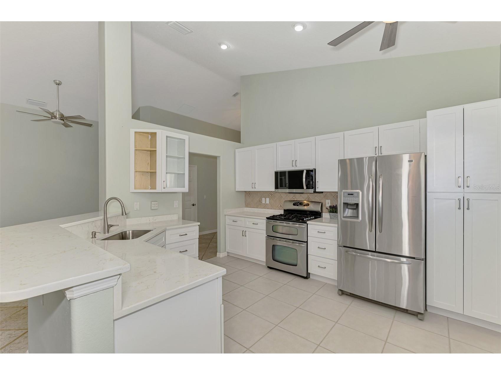 5271 Highbury Circle Sarasota FL 34238 A4677097 image18