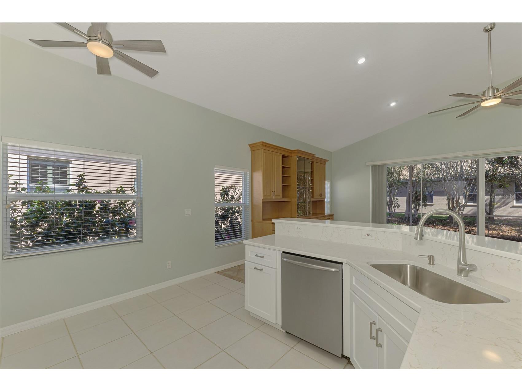 5271 Highbury Circle Sarasota FL 34238 A4677097 image21