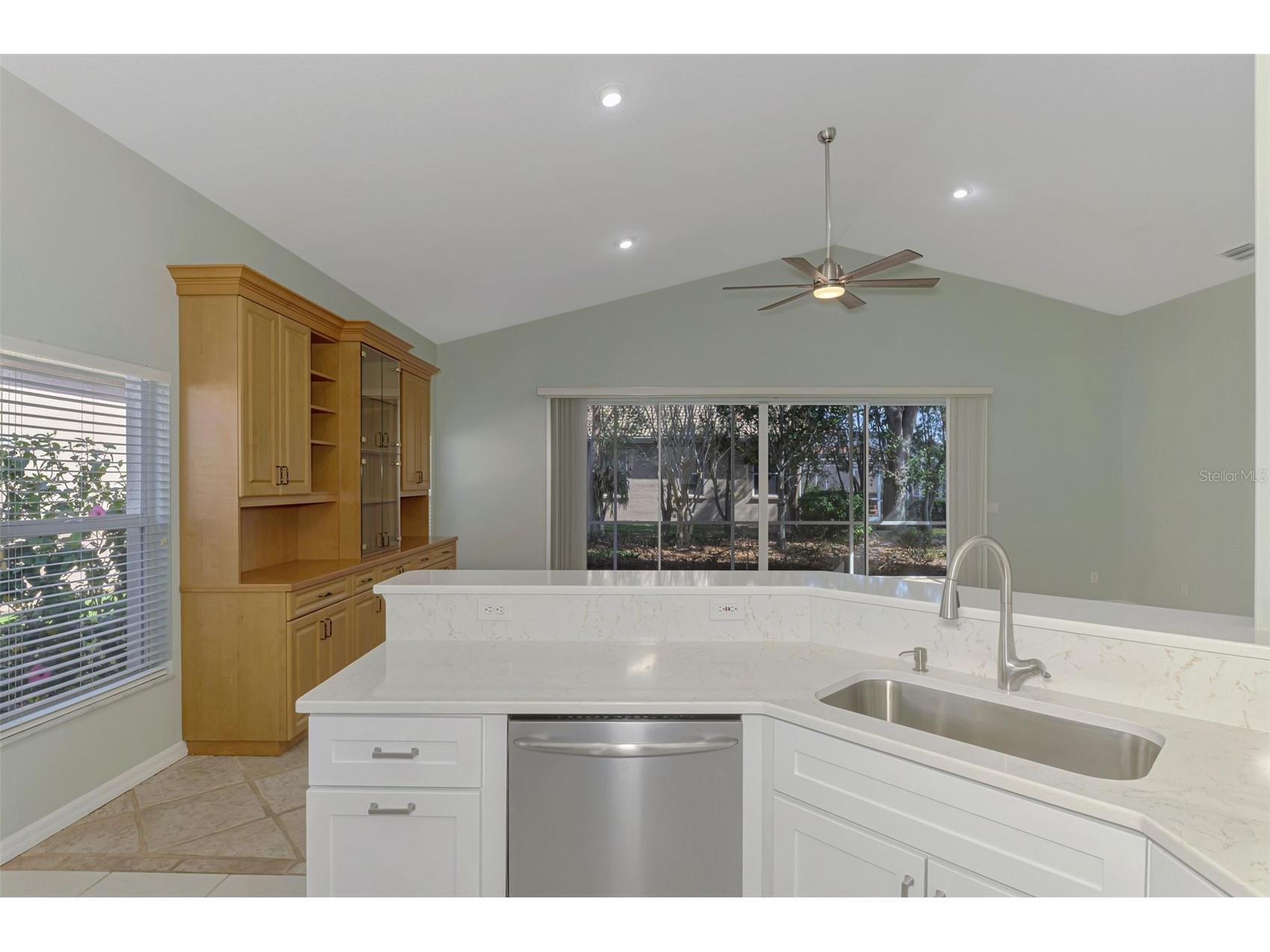 5271 Highbury Circle Sarasota FL 34238 A4677097 image23