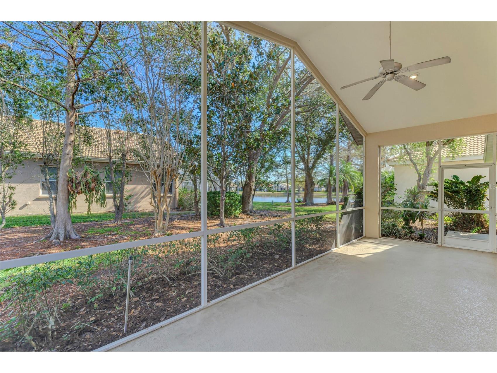 5271 Highbury Circle Sarasota FL 34238 A4677097 image38