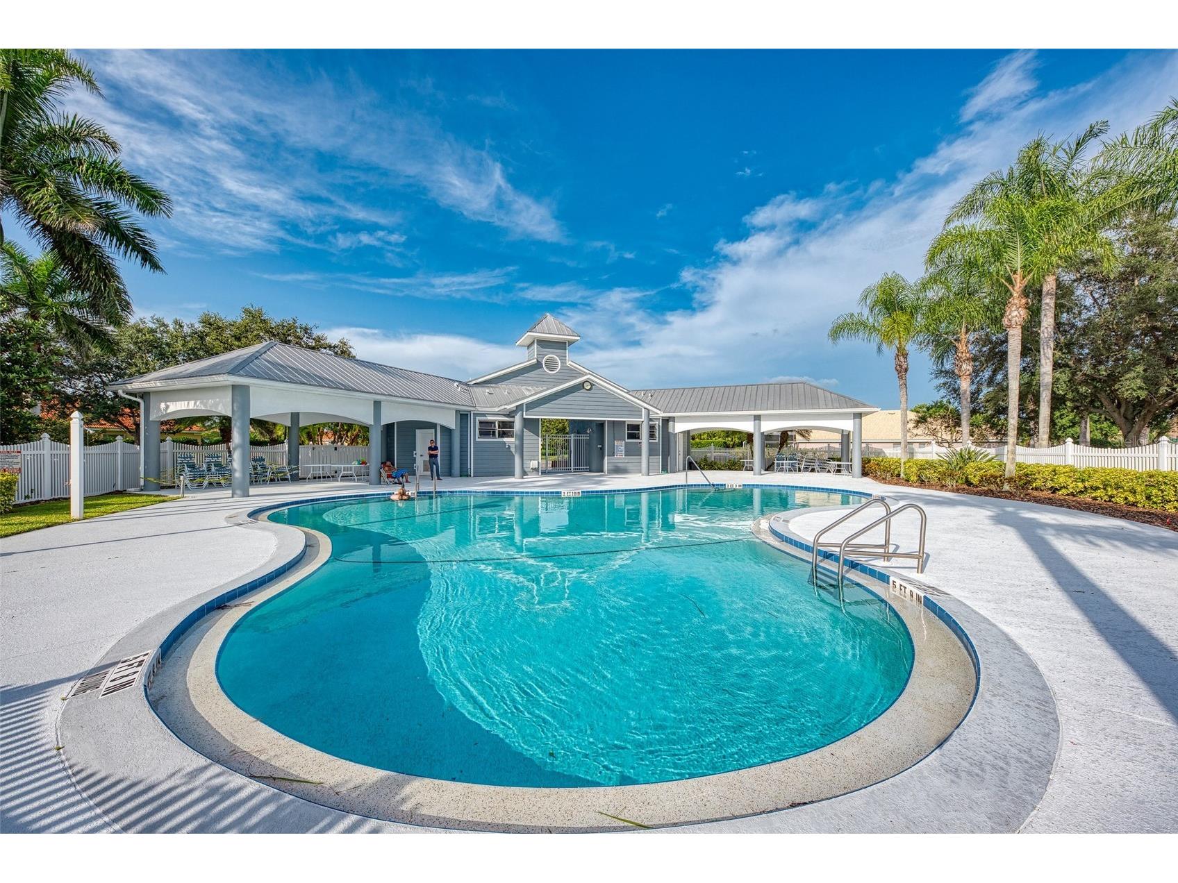 5271 Highbury Circle Sarasota FL 34238 A4677097 image48