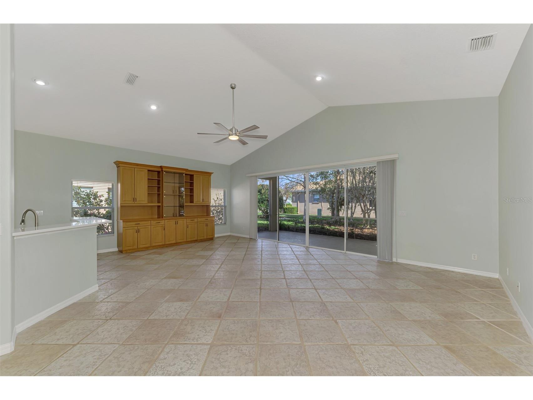 5271 Highbury Circle Sarasota FL 34238 A4677097 image8