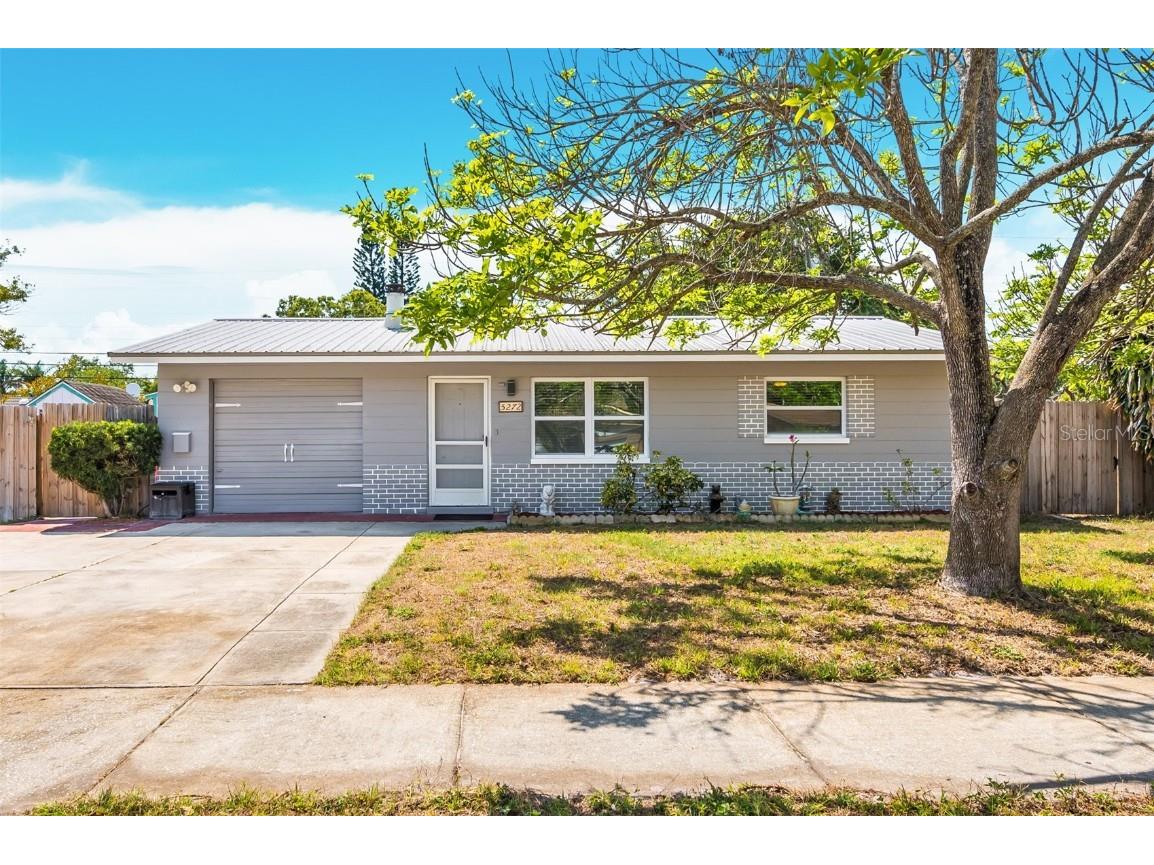 5272 68th Street N Saint Petersburg FL 33709 U8199058 image1