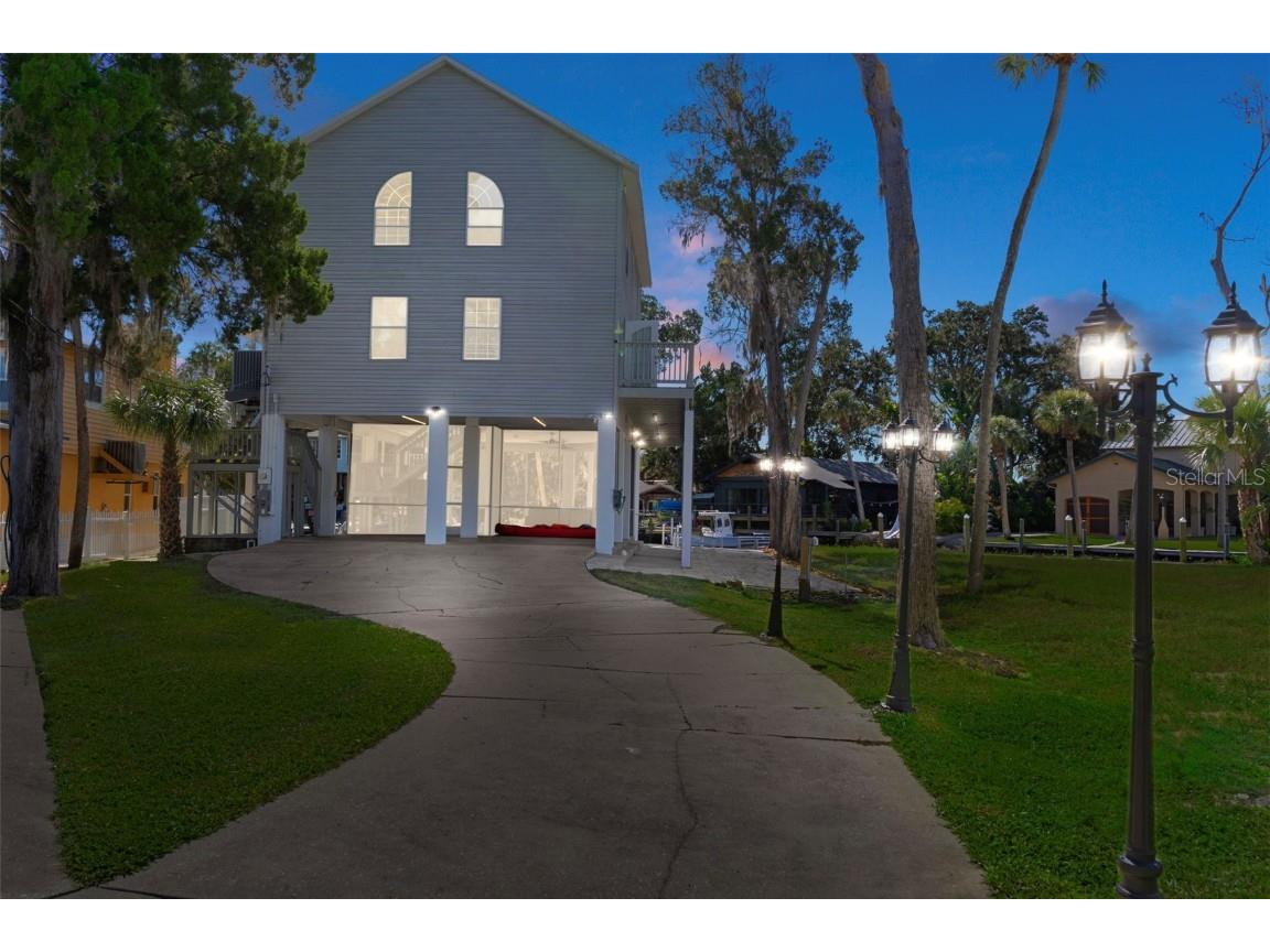 5272 Tropical Point Weeki Wachee FL 34607 - WEEKI WACHEE W7880527 image1