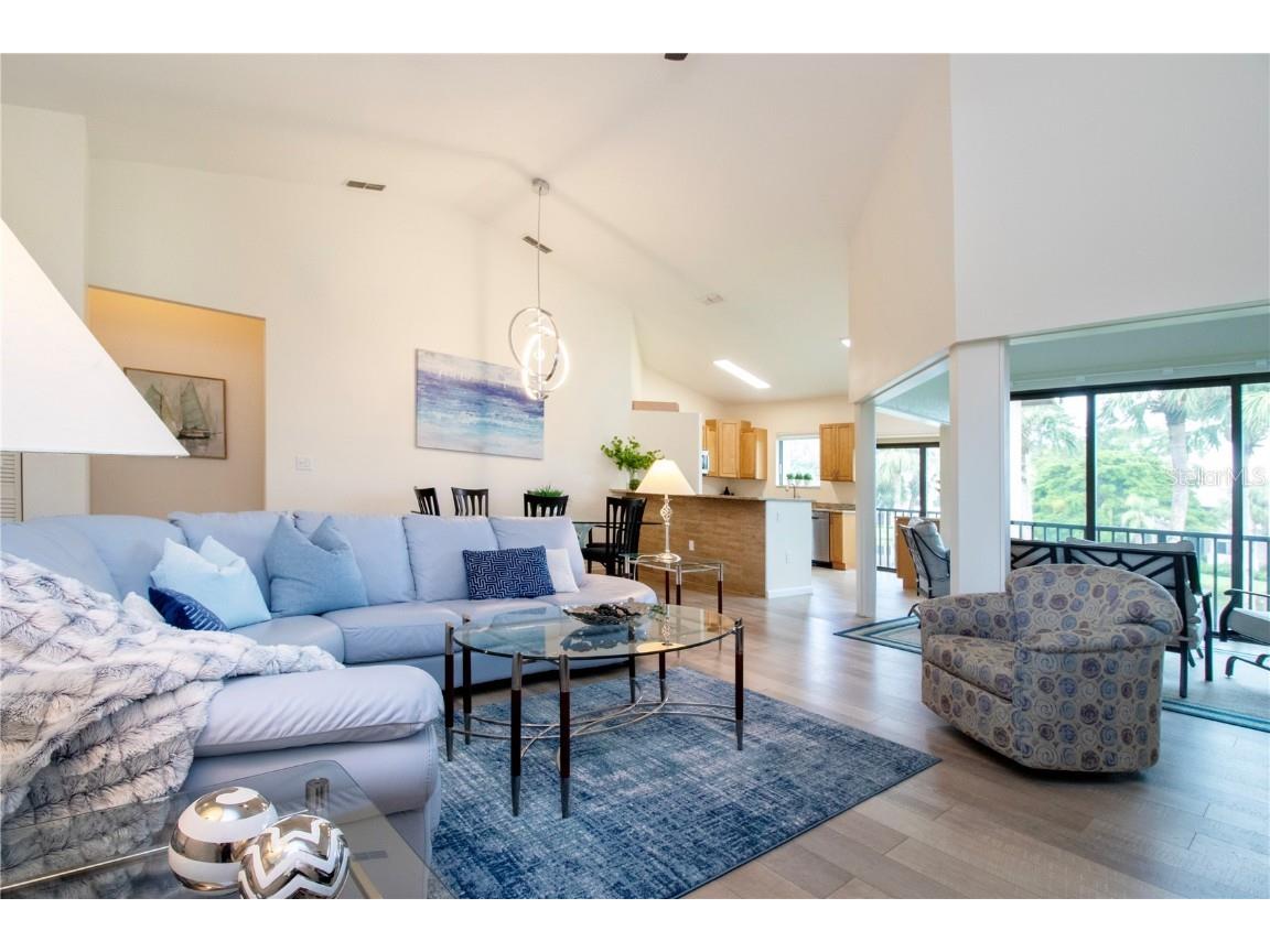 5273 Heron Way #202 Sarasota FL 34231 A4670409 image4