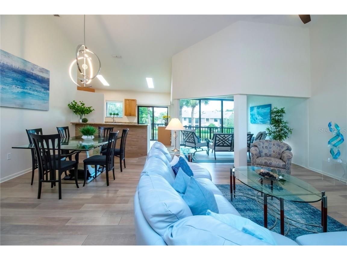 5273 Heron Way #202 Sarasota FL 34231 A4670409 image5