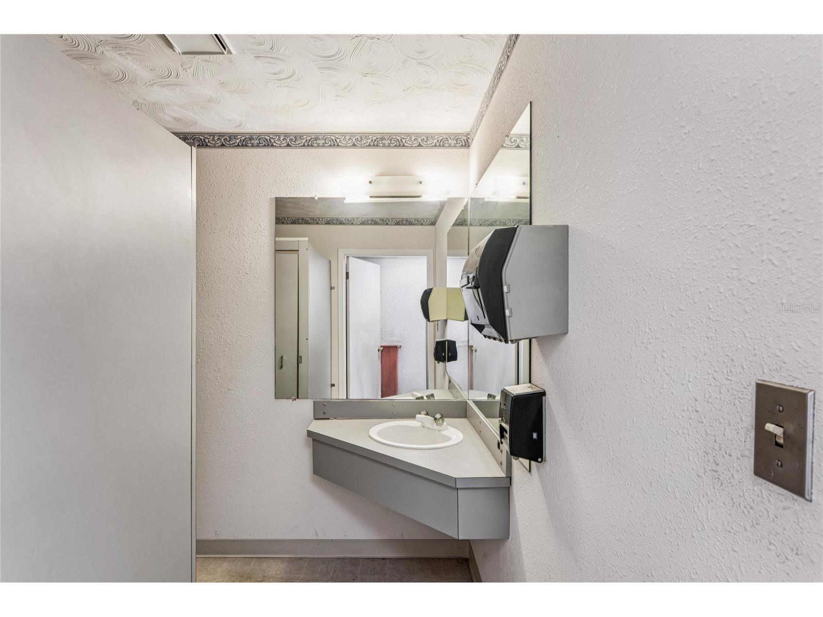 5273 Treiman Boulevard Dade City FL 33523 TB8472018 image35