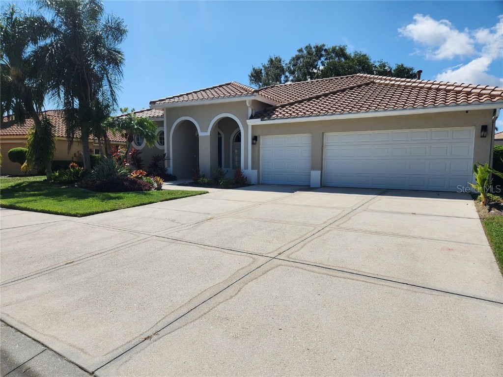 5274 Far Oak Circle Sarasota FL 34238 A4664818 image1
