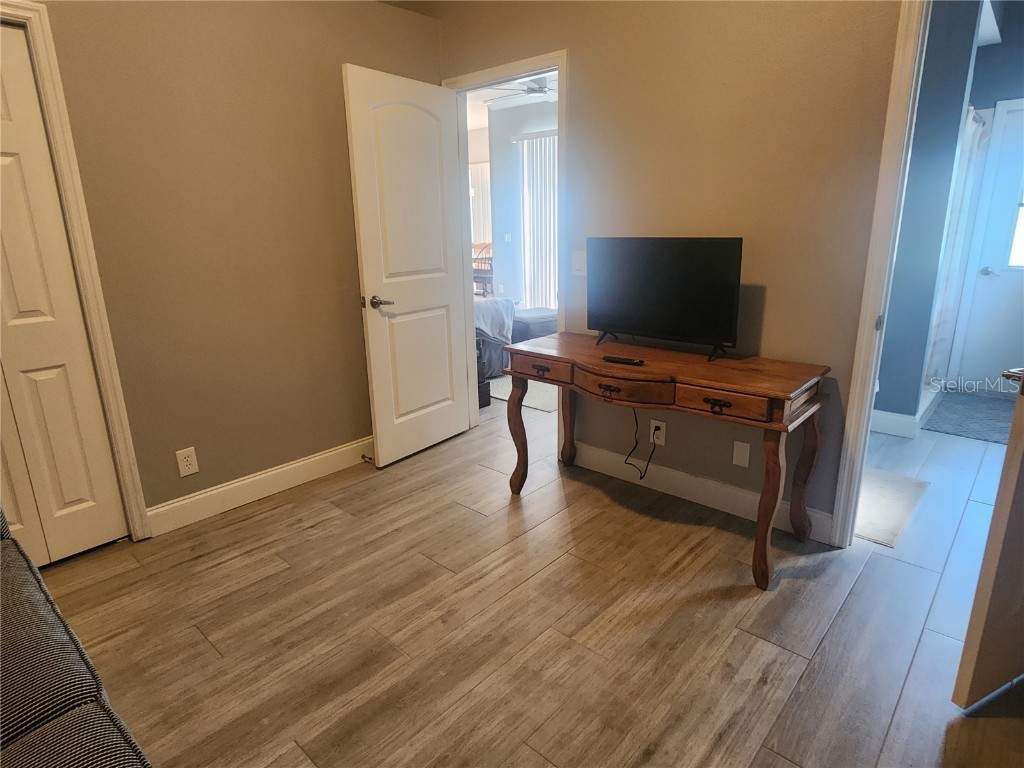 5274 Far Oak Circle Sarasota FL 34238 A4664818 image18