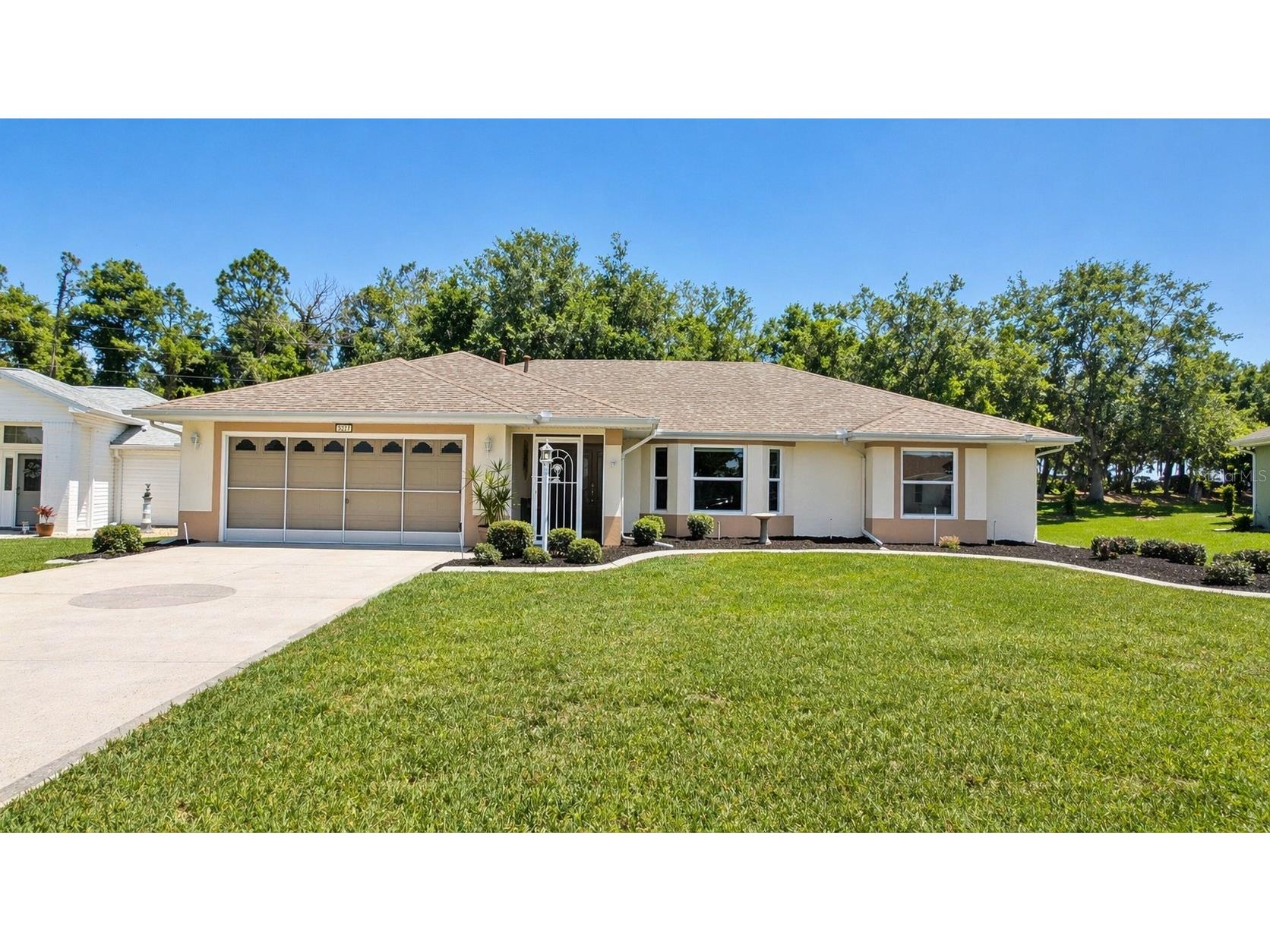 5277 Indian Ocean Loop Tavares FL 32778 - LITTLE LAKE HARRIS G5111553 image1
