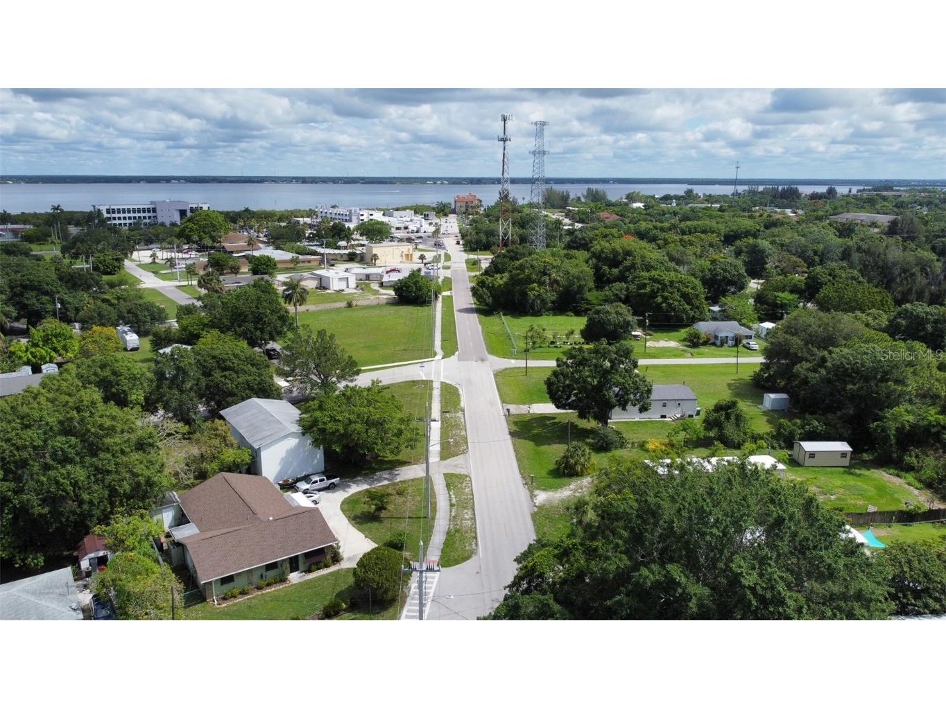 528 & 530 Cooper Street Punta Gorda FL 33950 A4533358 image1