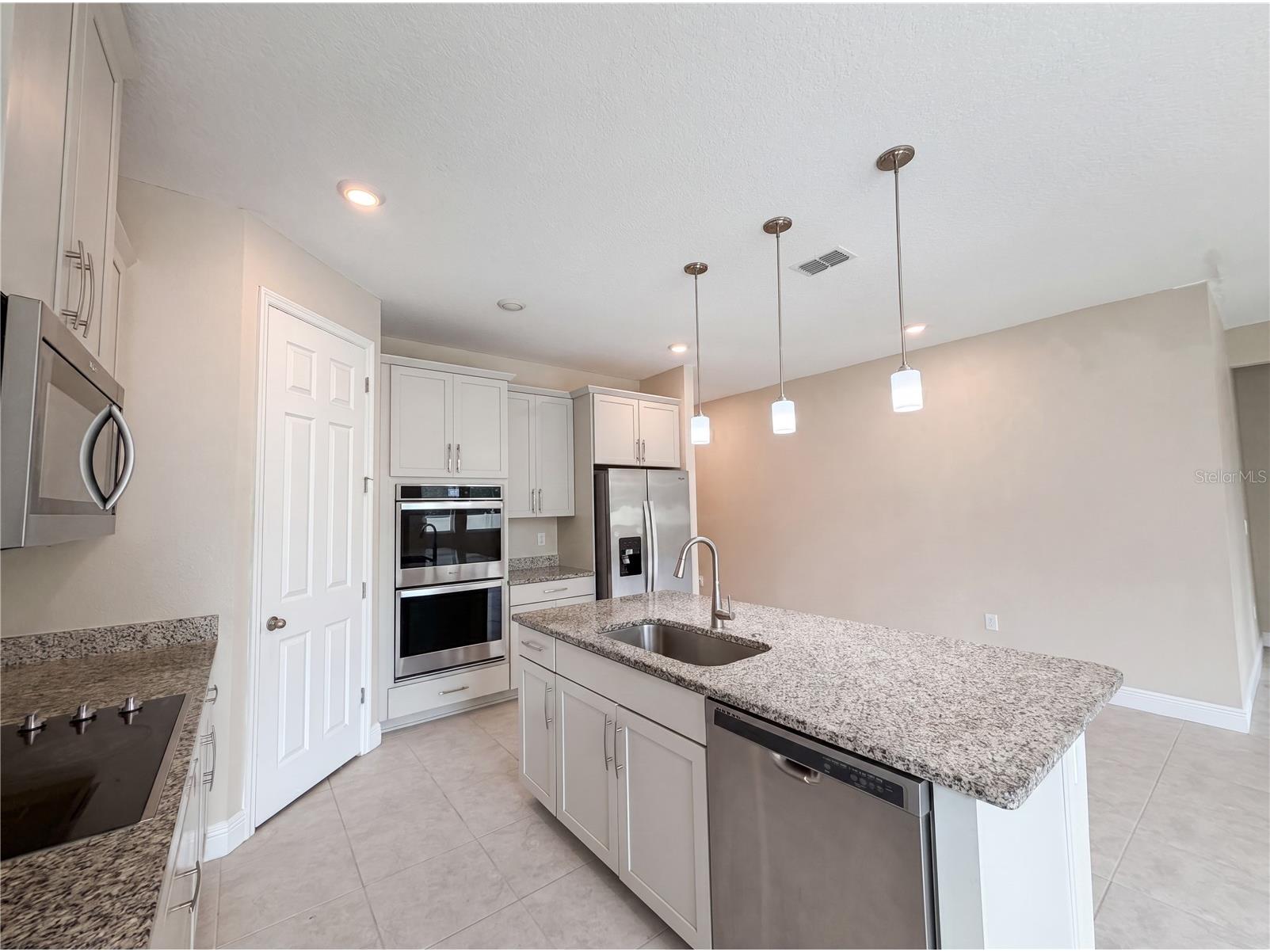 528 Bellissimo Place Howey In The Hills FL 34737 O6414033 image8