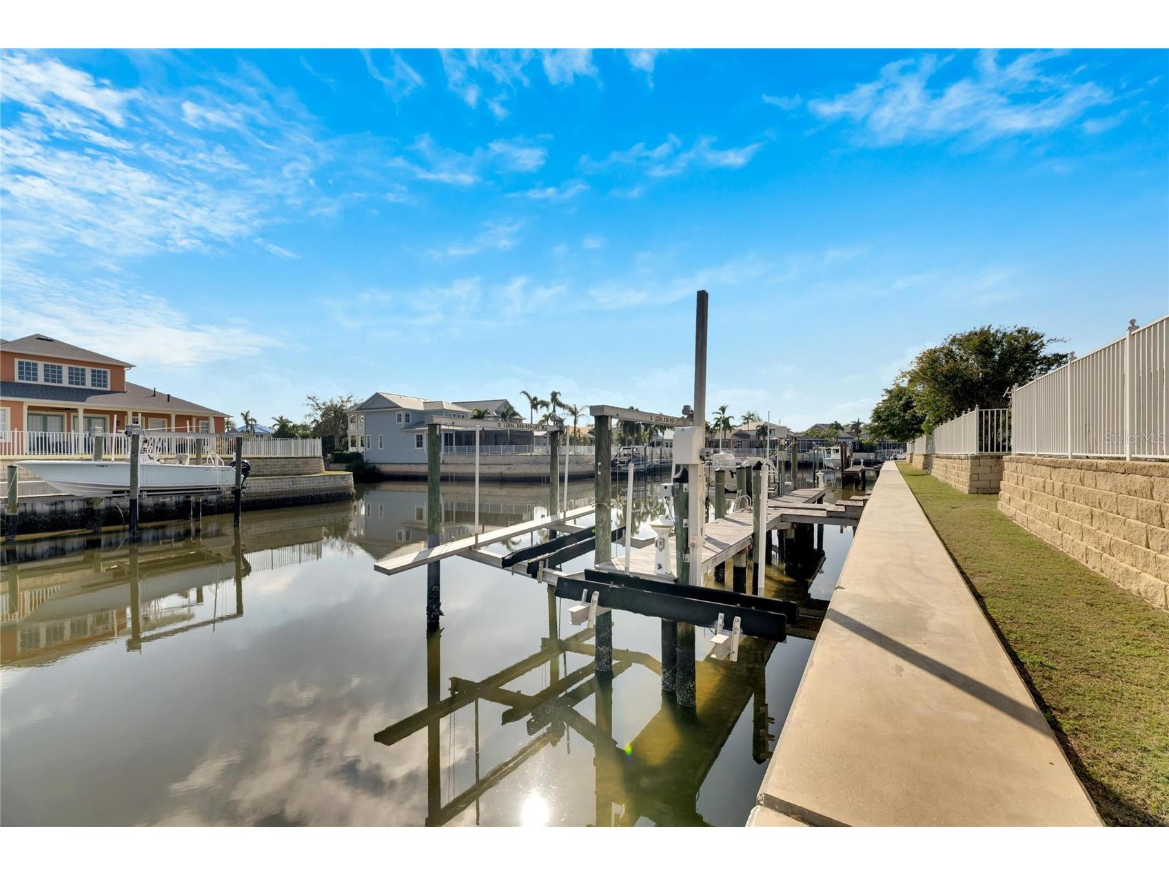 528 Islebay Drive Apollo Beach FL 33572 TB8470394 image2