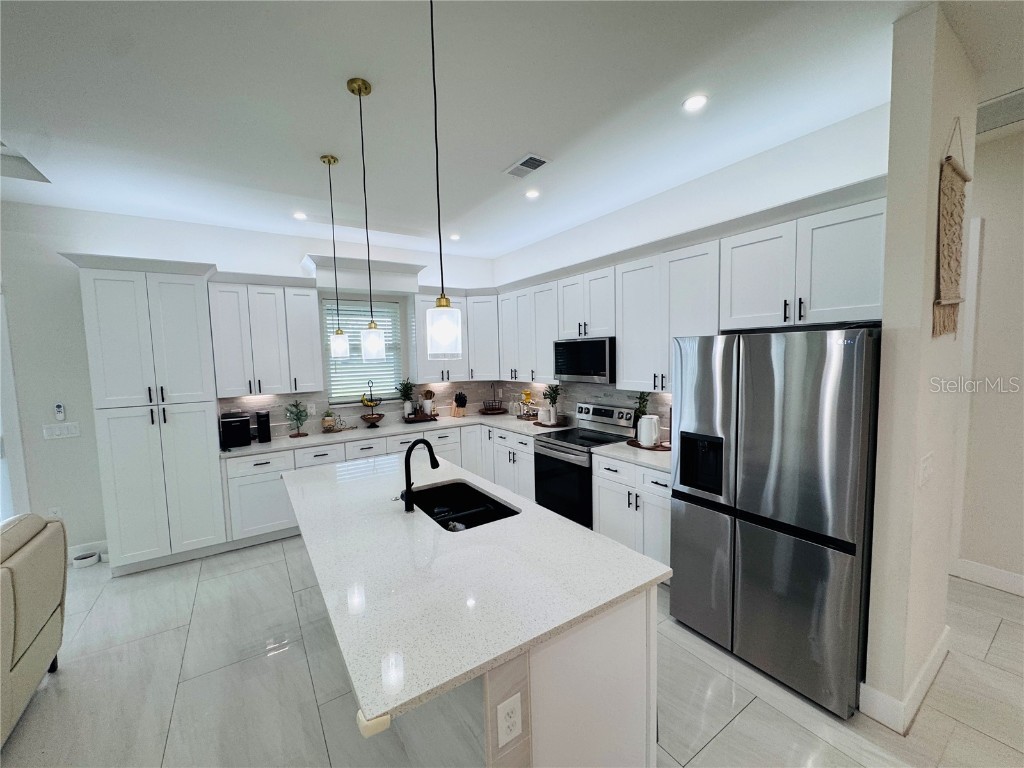 528 Jacaranda Parkway E Cape Coral FL 33909 A4668942 image17