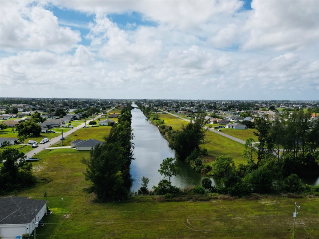 528 Jacaranda Parkway E Cape Coral FL 33909 A4668942 image8