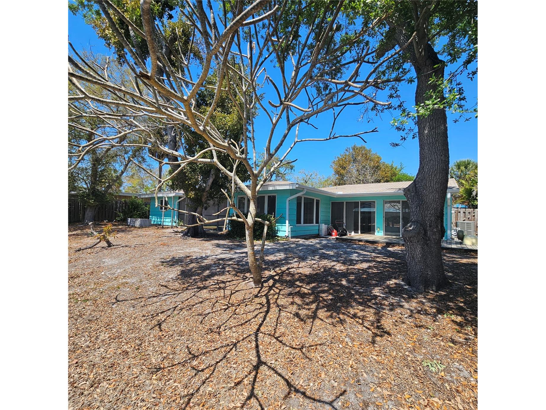 528 Ralph Street Siesta Key FL 34242 TB8491348 image2