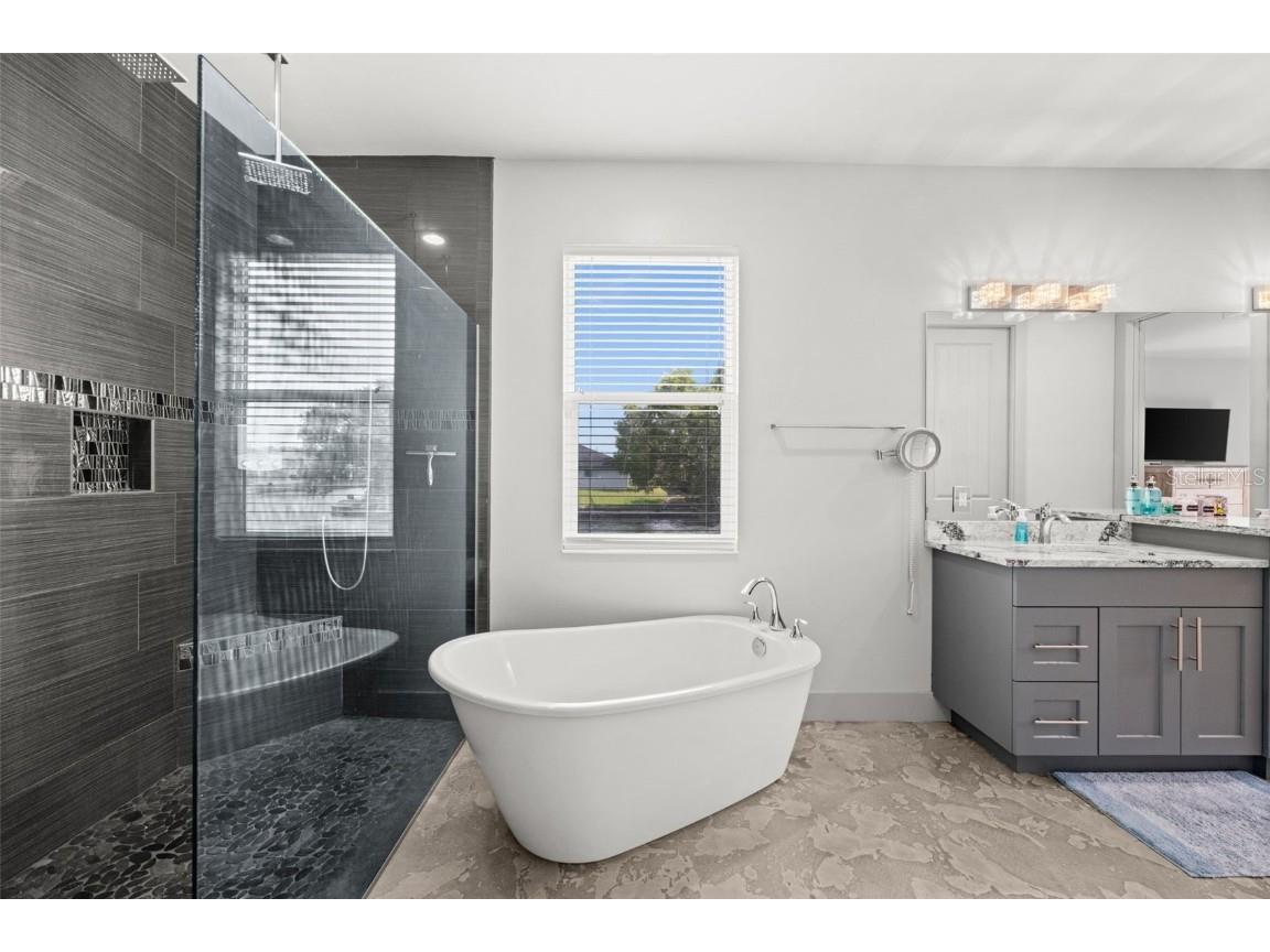 528 SE 14th Terrace Cape Coral FL 33990 C7515921 image22