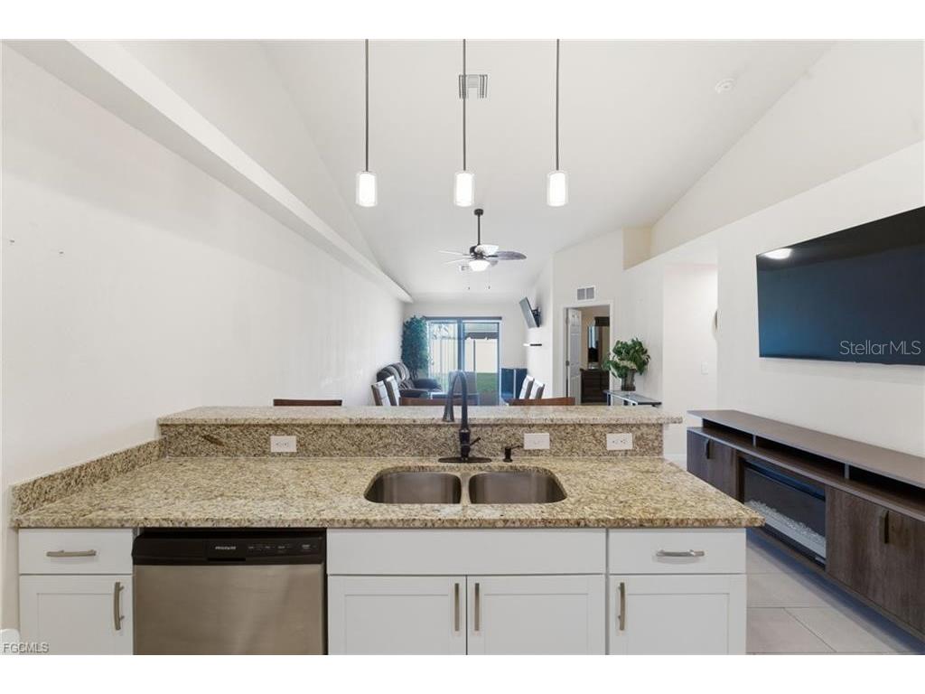 528 SE 5th Place Cape Coral FL 33990 C7522462 image17
