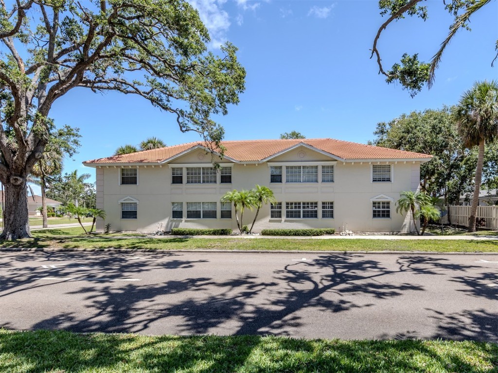 528 W Venice Avenue #1 Venice FL 34285 N6138875 image1
