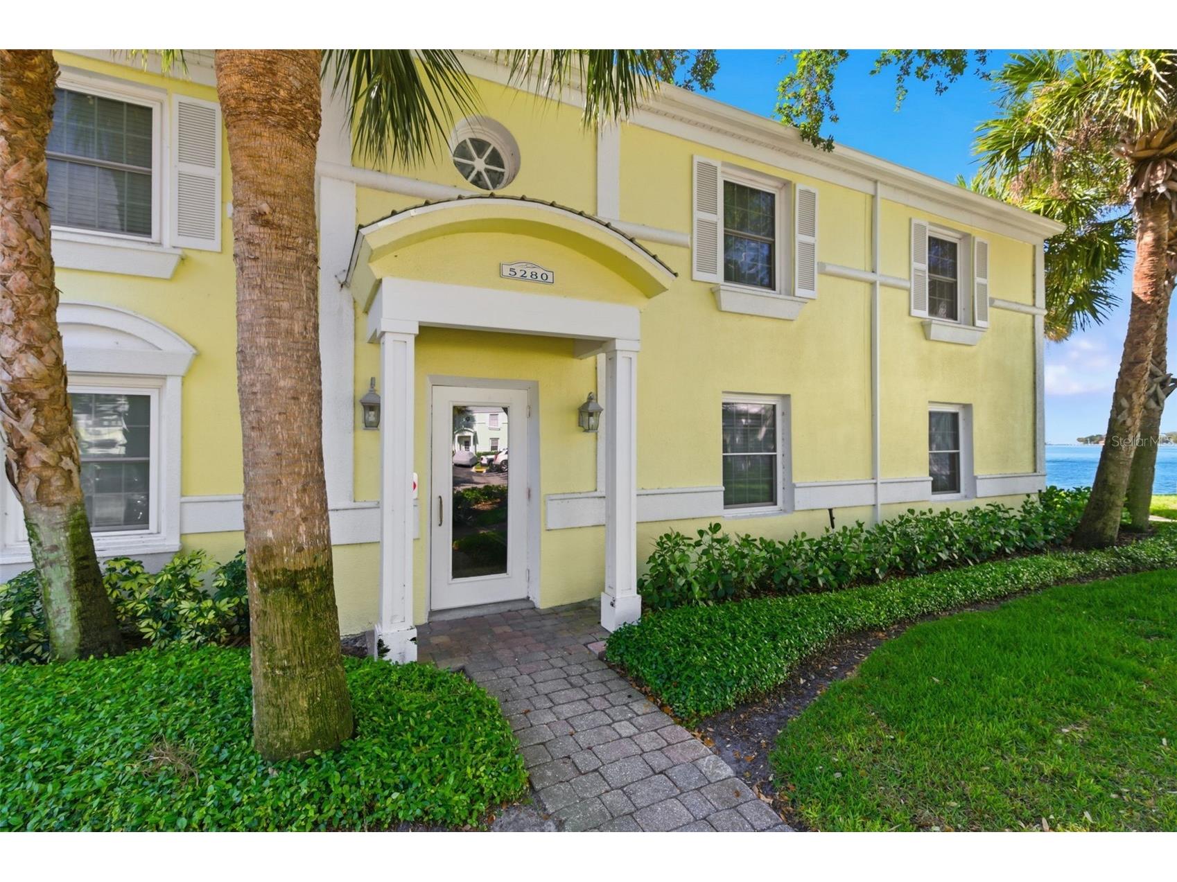 5280 Coquina Key Drive SE #A FURNISHED SEASONAL Saint Petersburg FL 33705 - TAMPA BAY TB8507627 image2