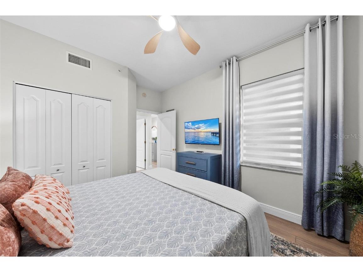 5280 Hyland Hills Avenue #1812 Sarasota FL 34241 A4661689 image16