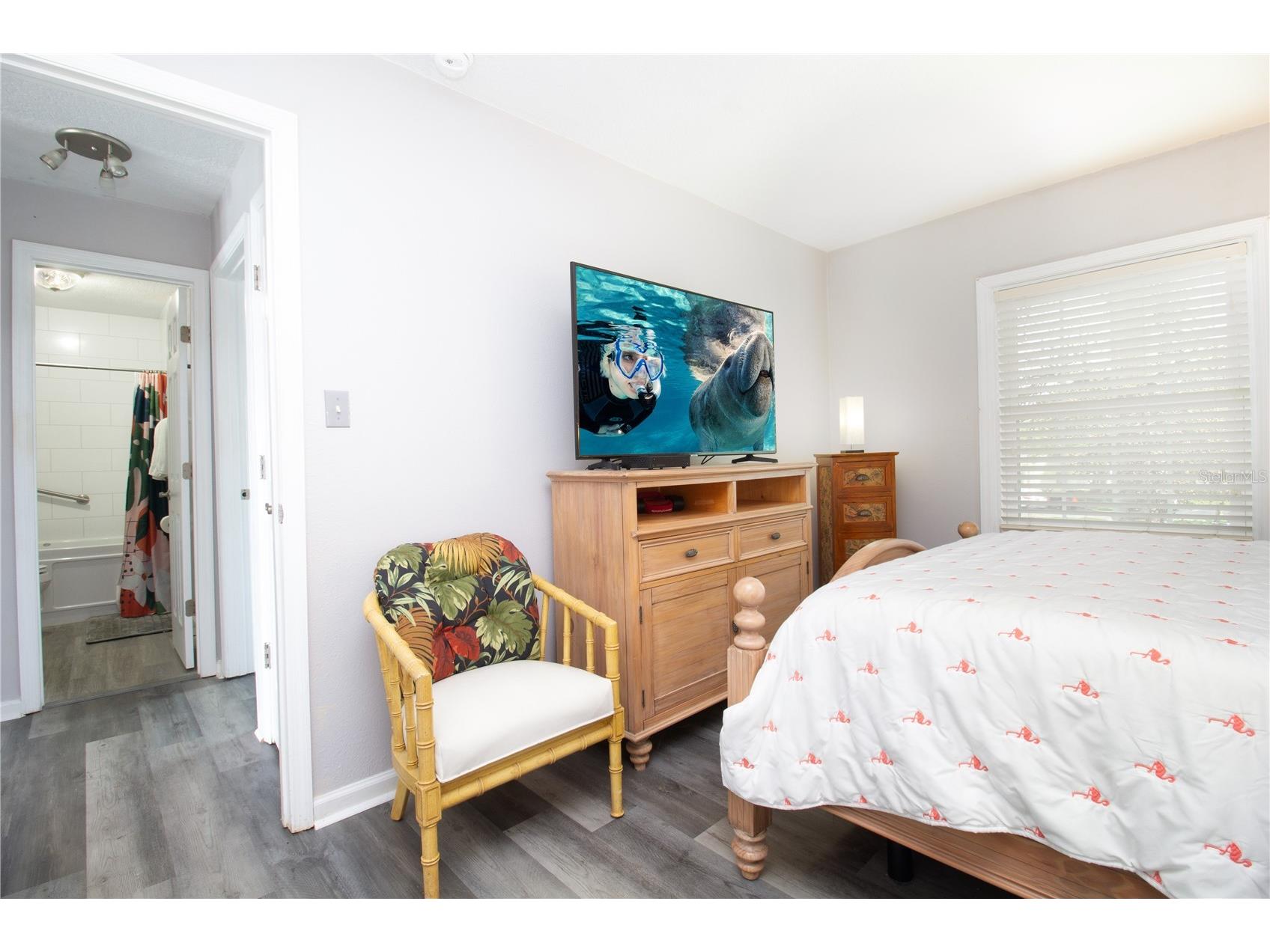 5282 Beach Drive SE #APT D Saint Petersburg FL 33705 - TAMPA BAY AND LITTLE BAYOU TB8513884 image11