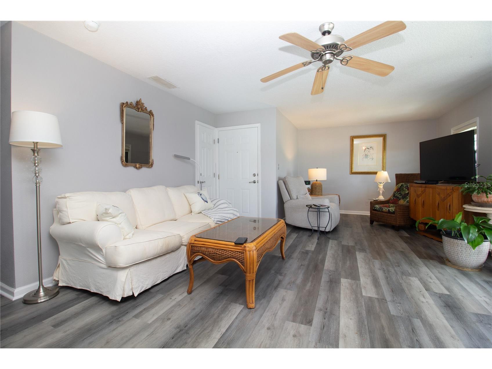 5282 Beach Drive SE #APT D Saint Petersburg FL 33705 - TAMPA BAY AND LITTLE BAYOU TB8513884 image6
