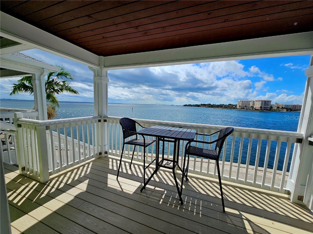5285 Coquina Key Drive SE #D Saint Petersburg FL 33705 U8217627 image1