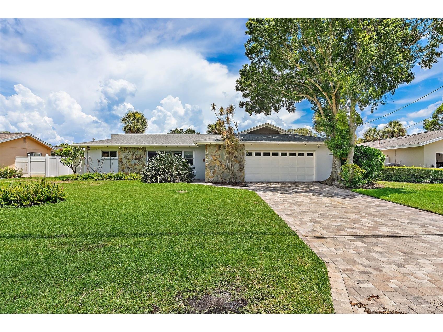 5285 Dover Street NE Saint Petersburg FL 33703 - TAMPA BAY TB8400937 image1