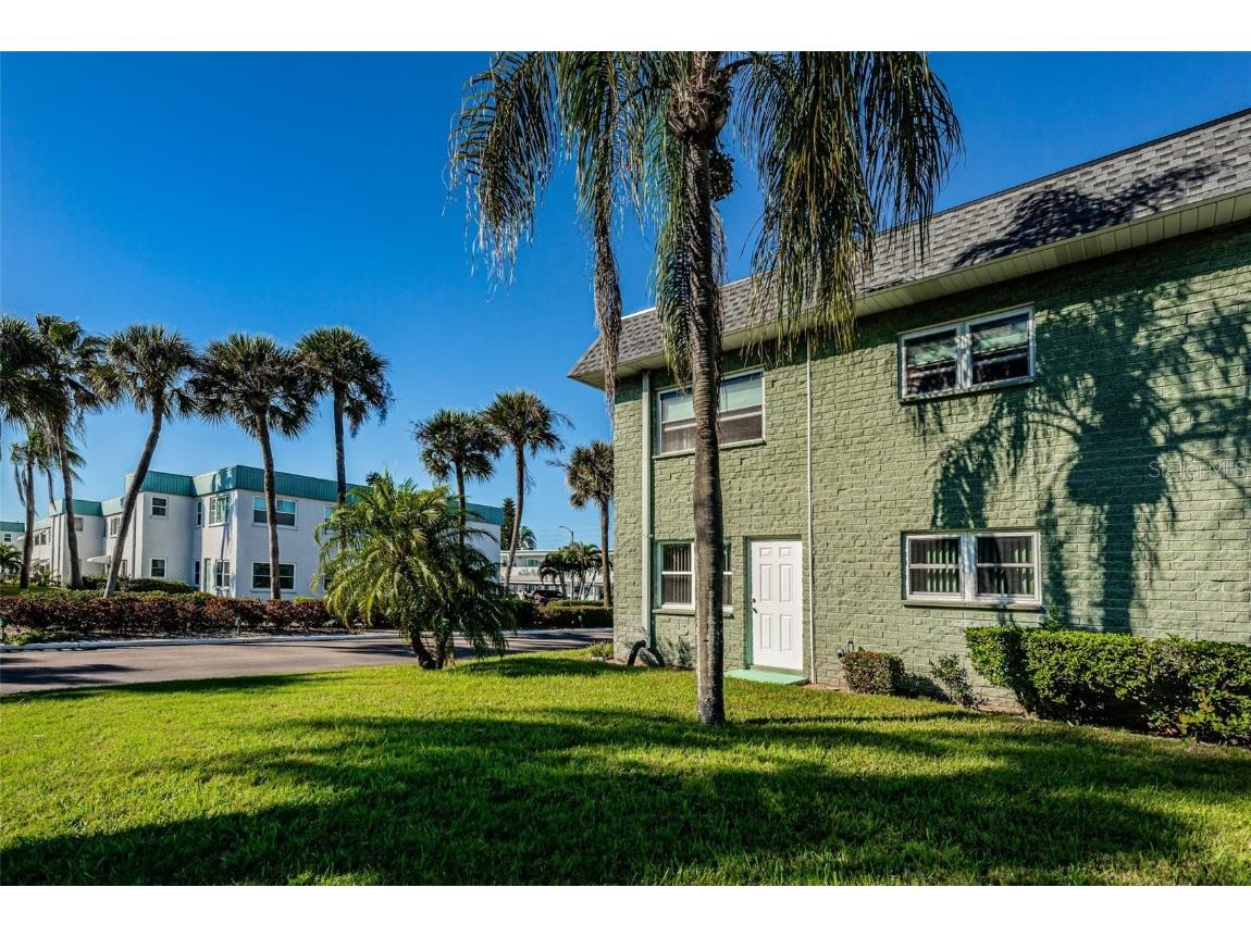 5287 81st Street N #12 Saint Petersburg FL 33709 U8186136 image1