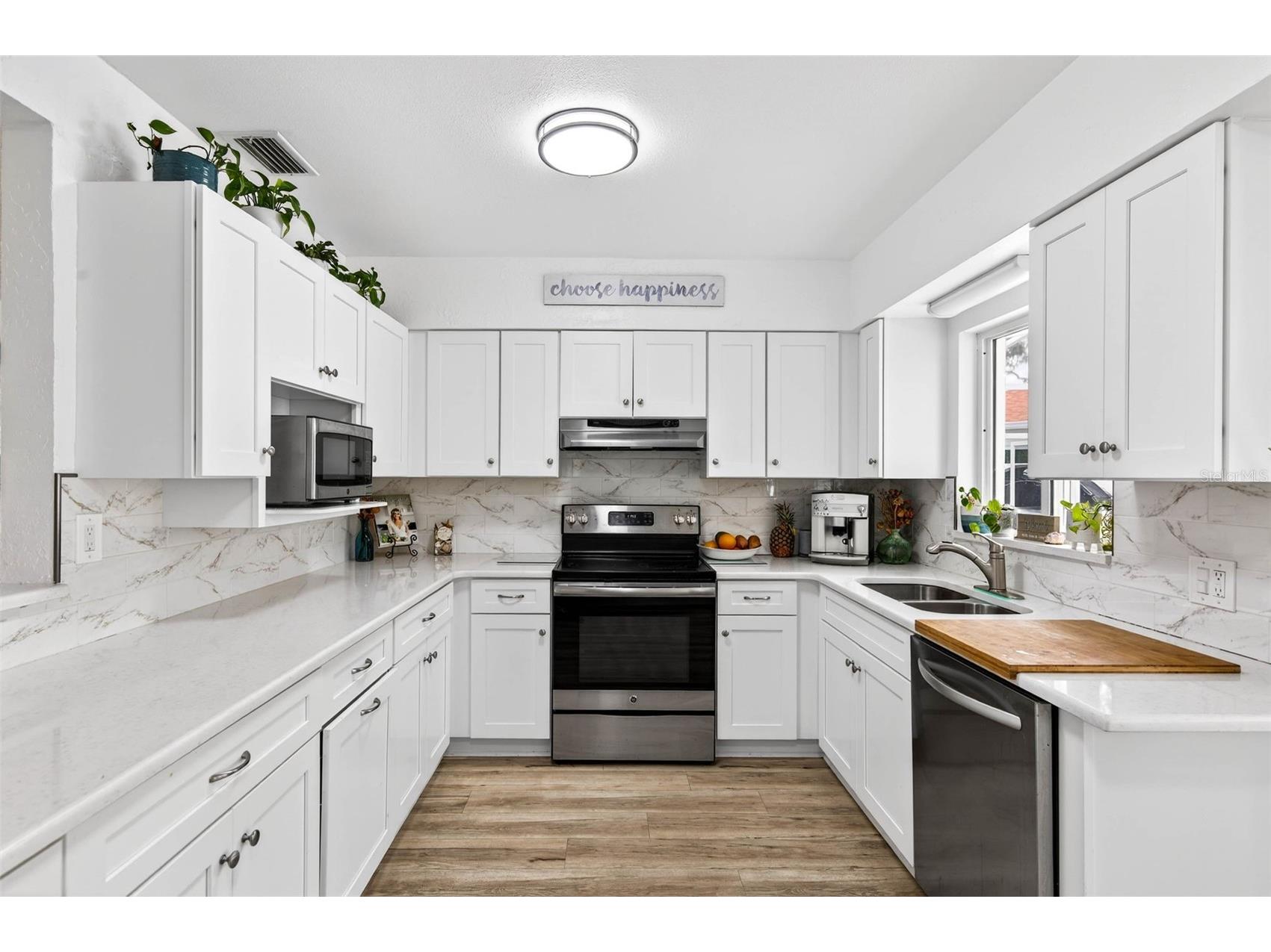 5287 99th Way N Seminole FL 33708 TB8480829 image12