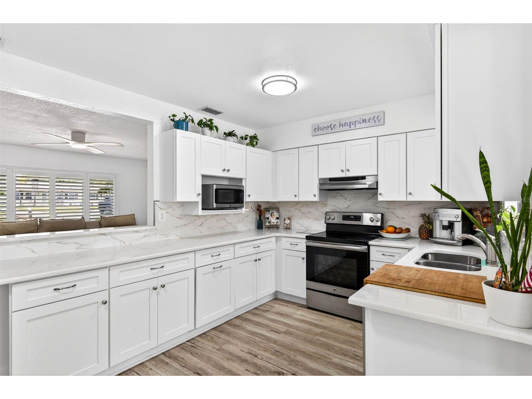 5287 99th Way N Seminole FL 33708 TB8480829 image13