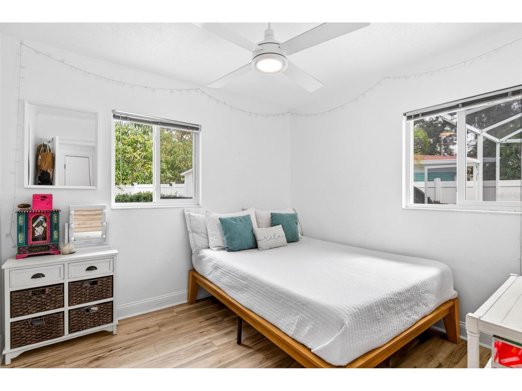 5287 99th Way N Seminole FL 33708 TB8480829 image18