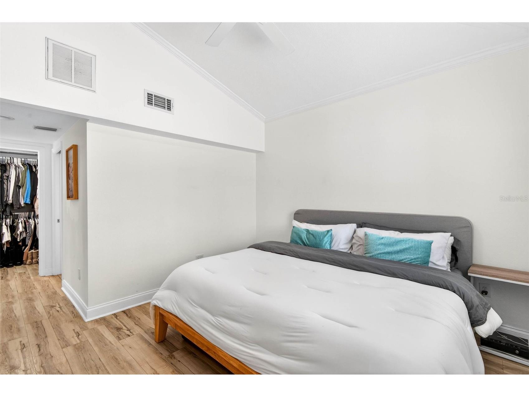 5287 99th Way N Seminole FL 33708 TB8480829 image27