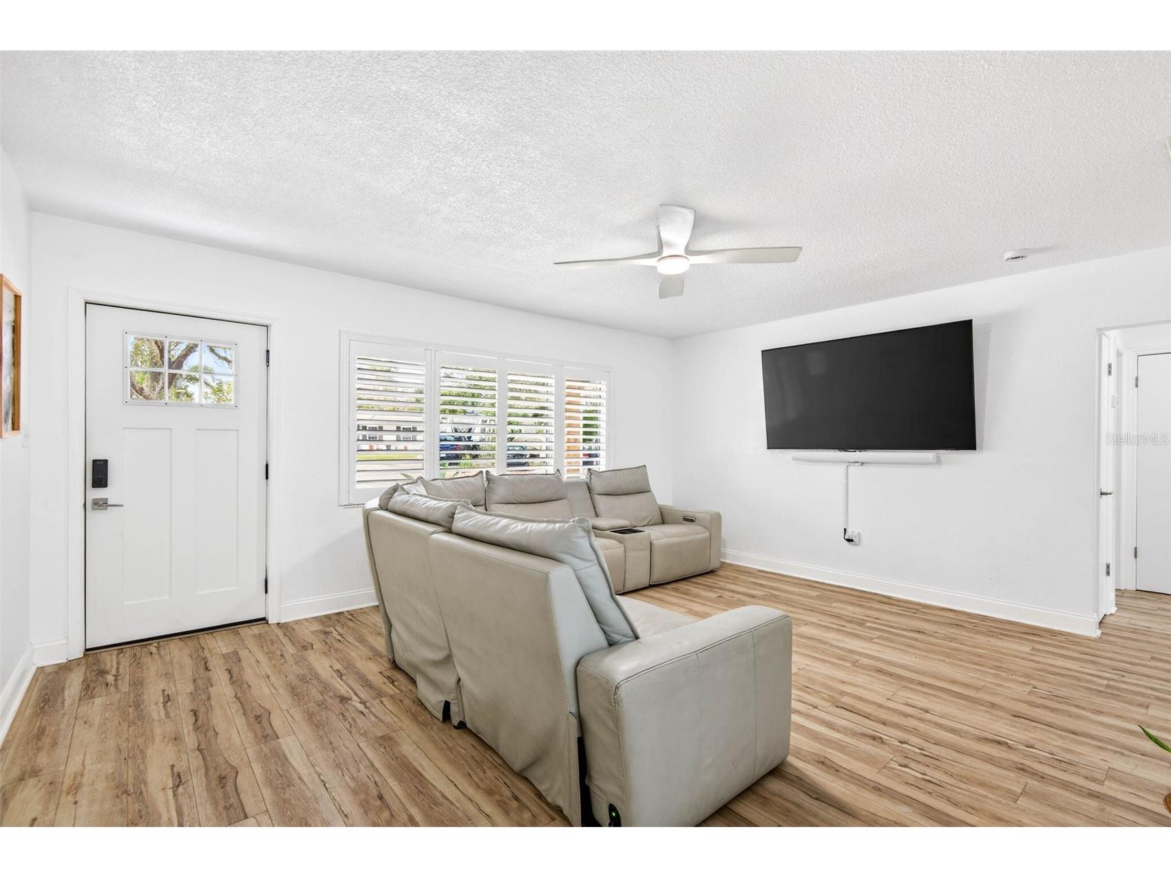 5287 99th Way N Seminole FL 33708 TB8480829 image8