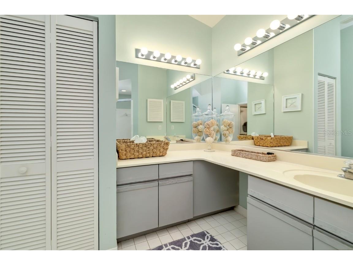 5287 Heron Way #205 Sarasota FL 34231 A4662408 image38