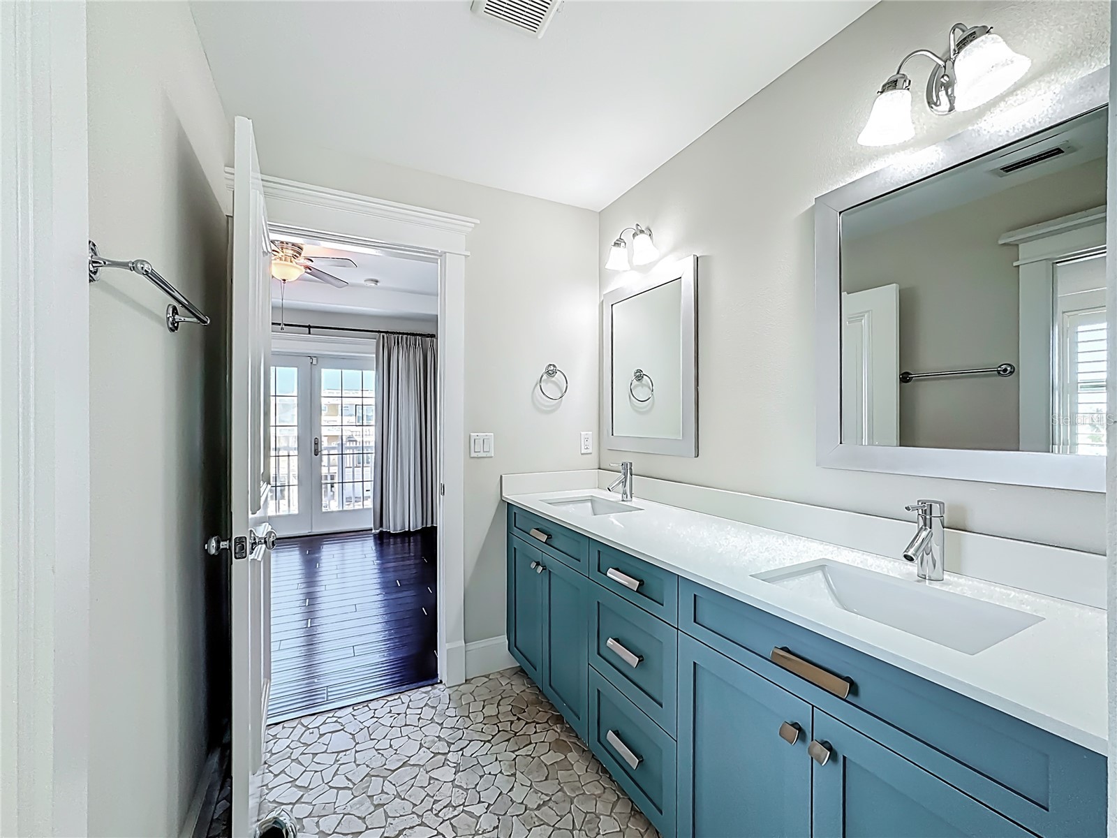 529 77th Street Holmes Beach FL 34217 A4680377 image43